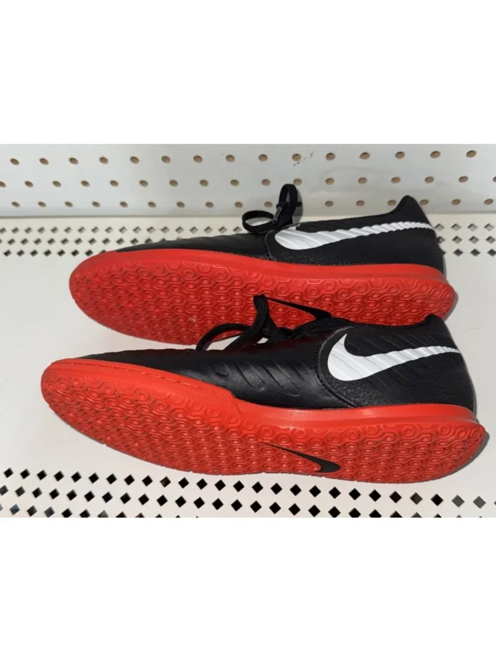 Nike TiempoX Legend Club IC Mens Indoor Soccer Turf Shoes Size 7 Black Red White